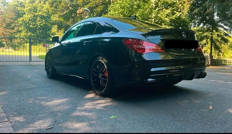 Schwarz Gebraucht 2017 Mercedes CLA45 AMG AMG Limousine | 35.700 € (Teuer) - Bild 1/4