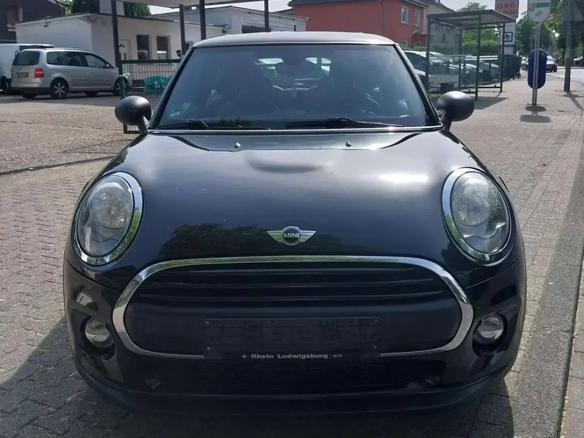 Gebraucht Mini ONE 102 PS (75 kW) 2015 Midnight black metallic Kleinwagen