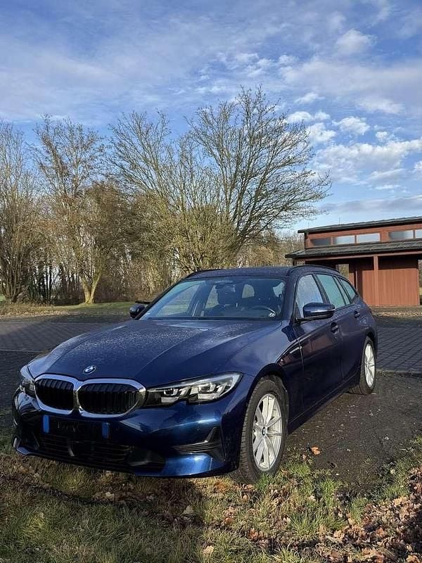 Gebraucht BMW 320 Advantage 190 PS (139 kW) 2020 Kombi