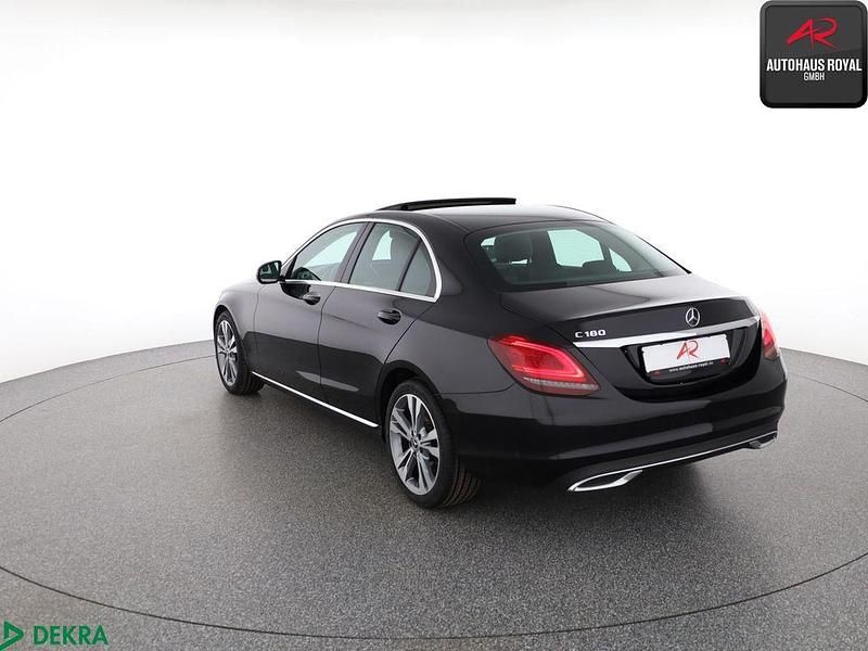 Gebraucht Mercedes C180 Avantgarde 156 PS (114 kW) 2019 Obsidianschwarz Limousine