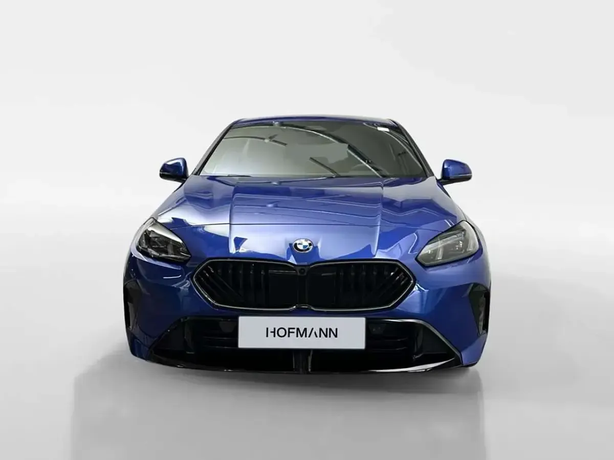 Gebraucht BMW 120 M Sport 156 PS (114 kW) 2025 Portimao blau metallic Kleinwagen