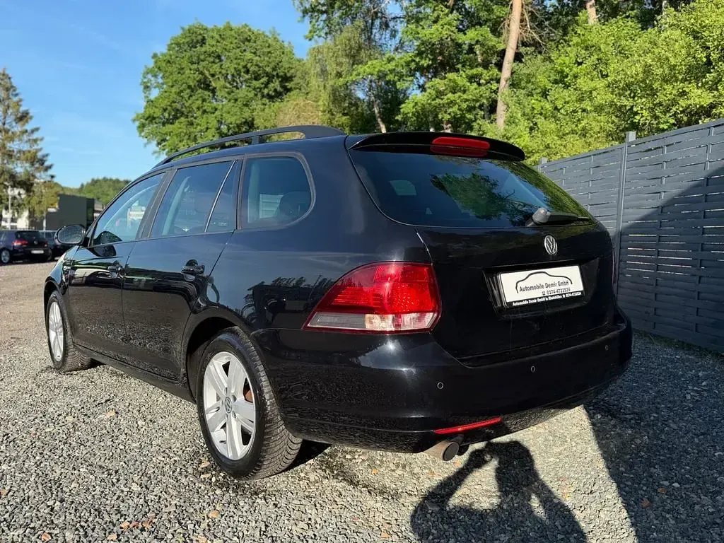 Second-hand VW Golf VII Match 105 CP (77 kW) 2013 Negru Break