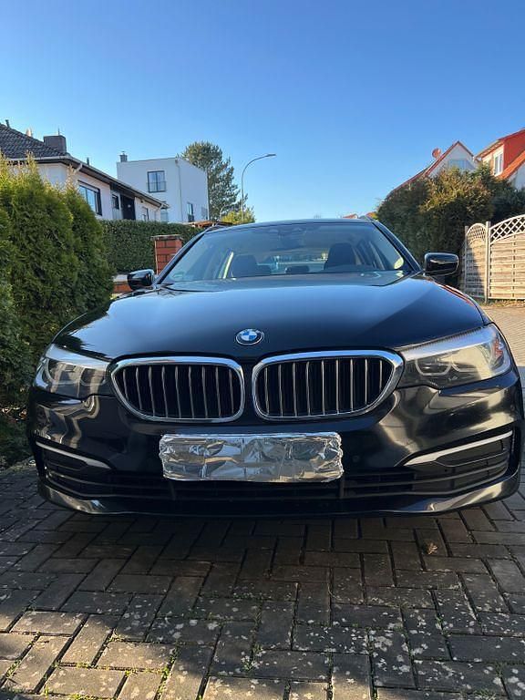 Gebraucht BMW 520 190 PS (139 kW) 2017 Schwarz Kombi