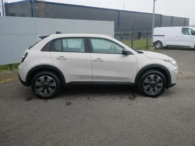 Neu Fiat 600 Icon 110 PS (80 kW) 2026 Cappuccino beige metallic SUV