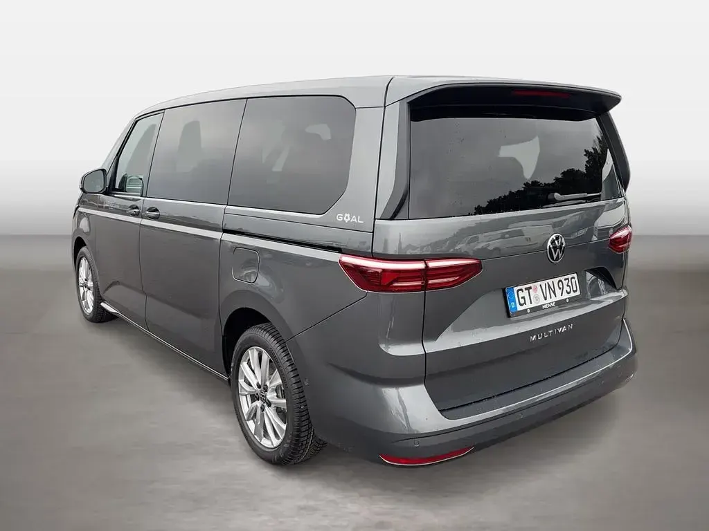 Second-hand VW Multivan Goal 150 CP (110 kW) 2026 Gri Monovolum