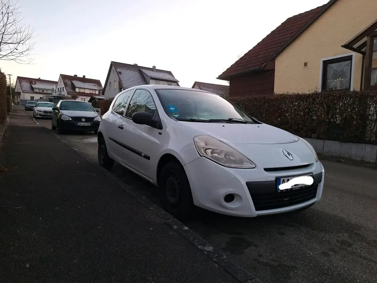 Gebraucht Renault Clio III 75 PS (55 kW) 2011 Weiß Kleinwagen