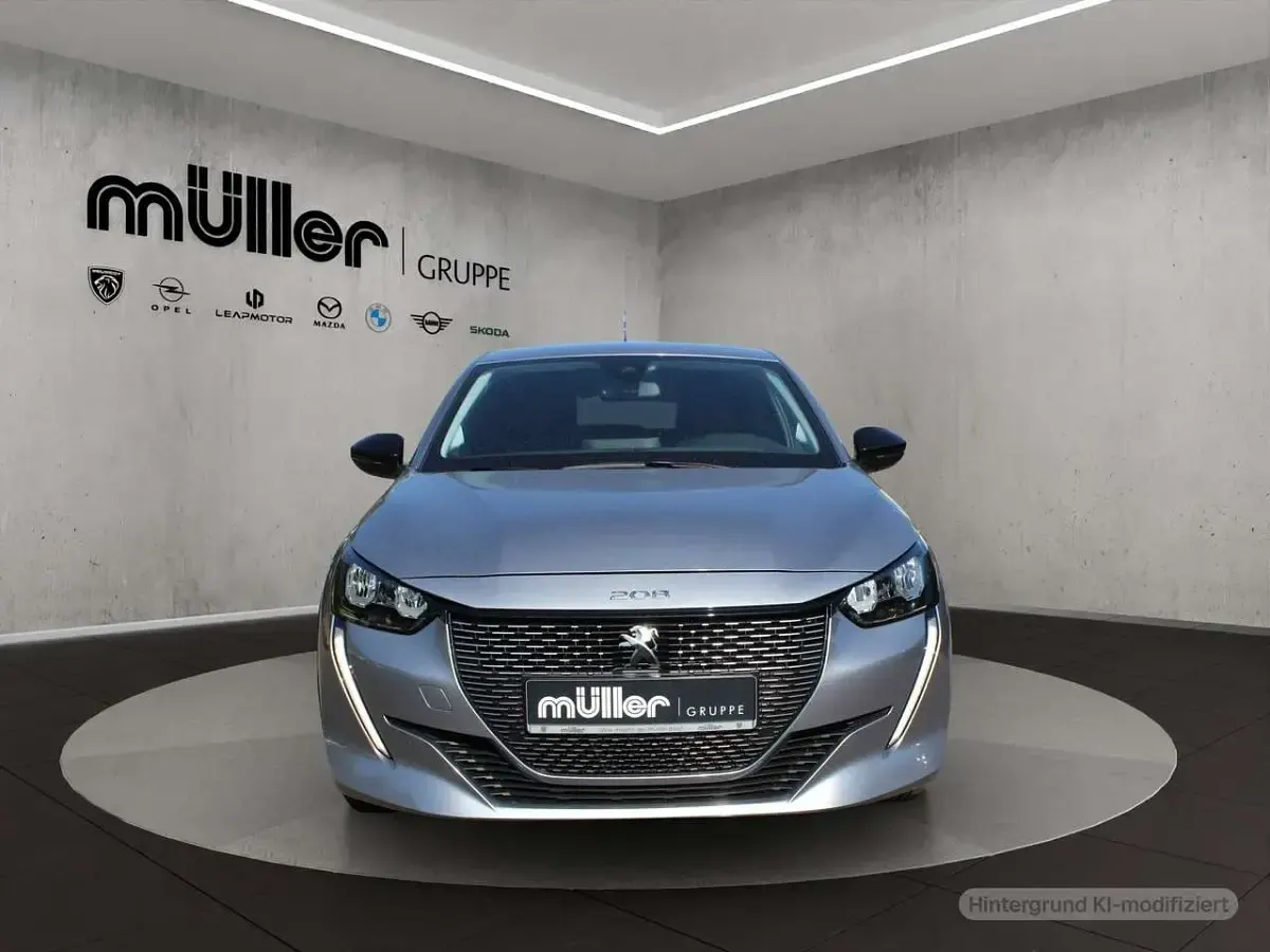 Gebraucht Peugeot e-208 Allure 100 kW (136 PS) 2022 Artense grau Kleinwagen