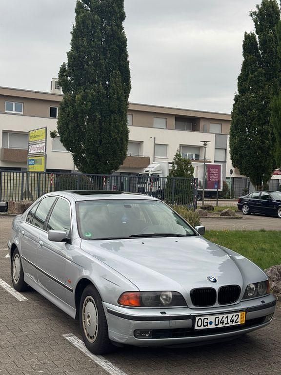 Grau Gebraucht 1997 BMW 535 Performance Limousine | 4.299 € - Bild 1/4