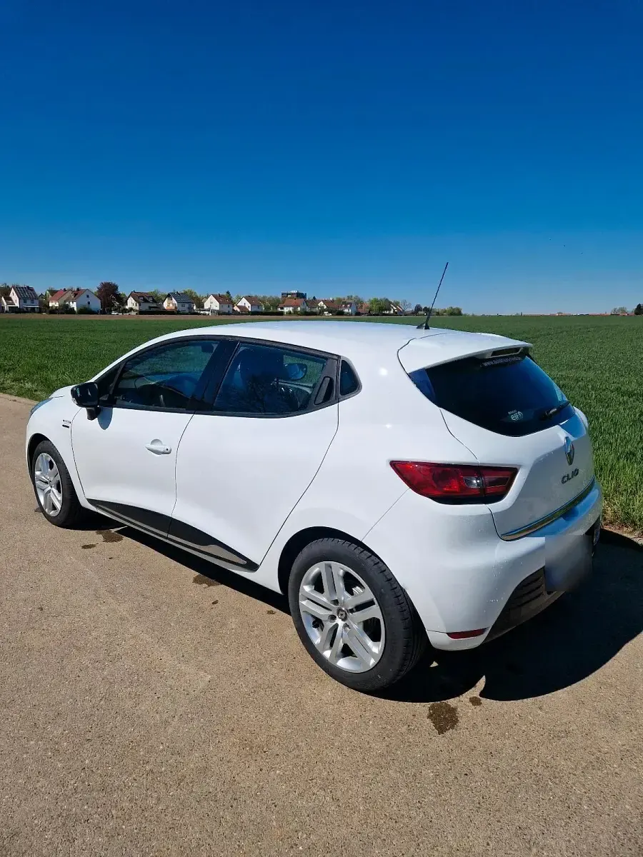 Gebraucht Renault Clio 75 PS (55 kW) 2019 Weiß Kleinwagen