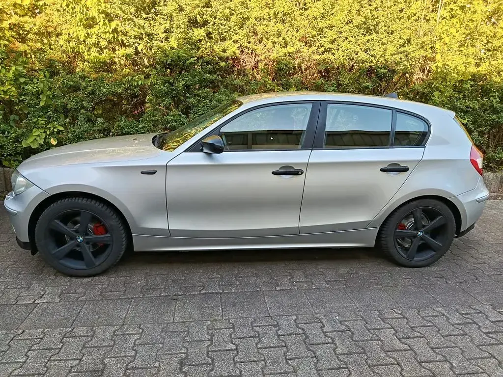 Gebraucht BMW 118 129 PS (94 kW) 2006 Silber Kleinwagen