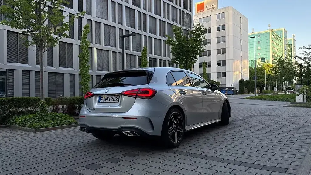 Gebraucht Mercedes A220 AMG line 190 PS (139 kW) 2021 Silber Limousine
