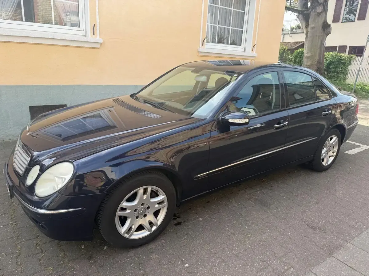 Gebraucht Mercedes E280 Elegance 177 PS (130 kW) 2004 Schwarz Limousine