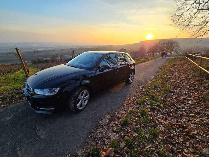 Gebraucht Audi A3 Ambiente 110 PS (80 kW) 2015 Schwarz Kombi