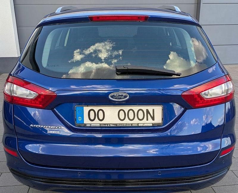 Gebraucht Ford Mondeo Titanium 150 PS (110 kW) 2014 Blau Limousine