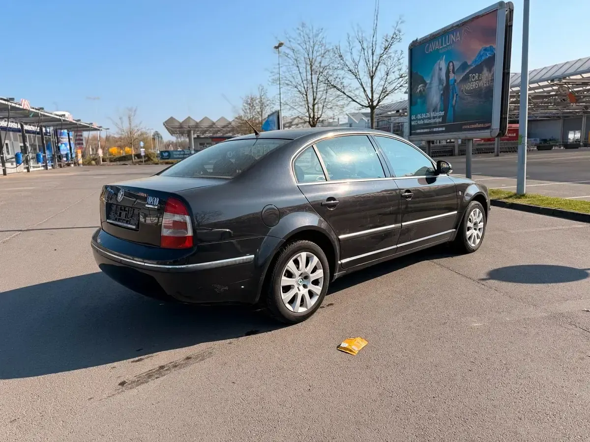 Brugt Skoda Superb 138 HK (101 kW) 2007 Sort Sedan