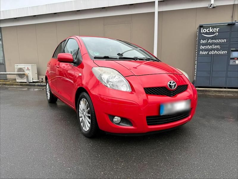 Gebraucht Toyota Yaris Cool 101 PS (74 kW) 2009 Rot Kleinwagen