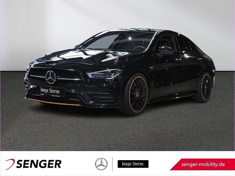 Schwarz Gebraucht 2020 Mercedes CLA200 AMG Limousine | 33.480 € (Teuer) - Bild 1/3