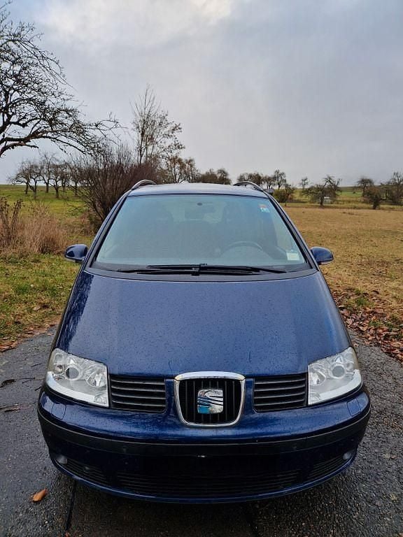 Blau Gebraucht 2010 Seat Alhambra Sport Van / Kleinbus | 3.900 € (Guter Preis) - Bild 1/4