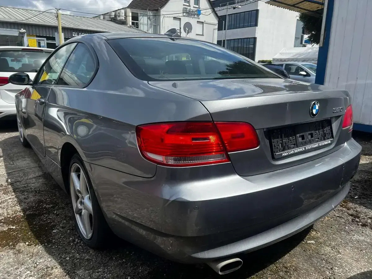 Gebraucht BMW 320 Sport Line 170 PS (125 kW) 2008 Spacegrau metallic Coupé