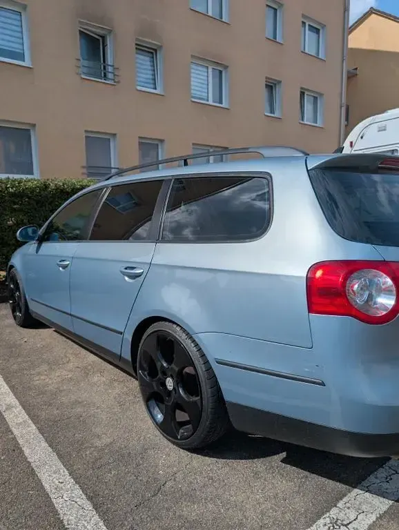 Gebraucht VW Passat Highline 143 PS (105 kW) 2010 Blau Limousine