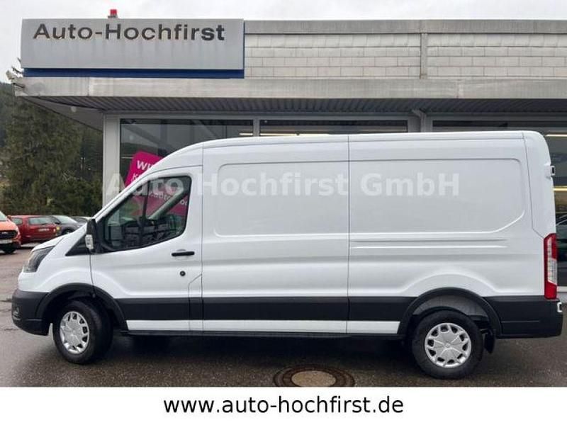 Gebraucht Ford Transit Trend 131 PS (96 kW) 2023 Frostweiß Van