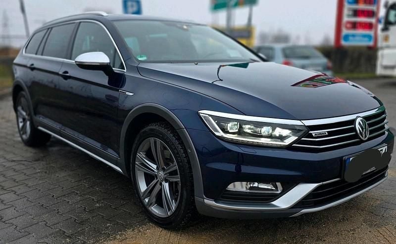 Gebraucht VW Passat Alltrack Highline 240 PS (176 kW) 2018 Blau Kombi