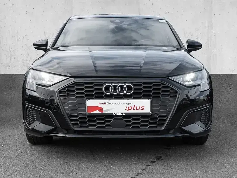 Gebraucht Audi A3 Ambiente 150 PS (110 kW) 2022 Brillantschwarz Limousine