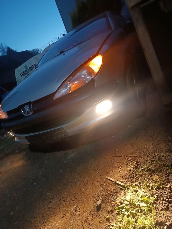 Silber Gebraucht 2002 Peugeot 206 CC Cabrio | 350 € (Superpreis) - Bild 1/4