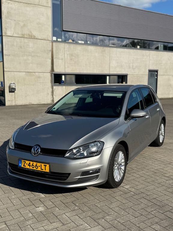 Grau Gebraucht 2014 VW Golf VII Edition Limousine | 7.480 € (Fairer Preis) - Bild 1/4