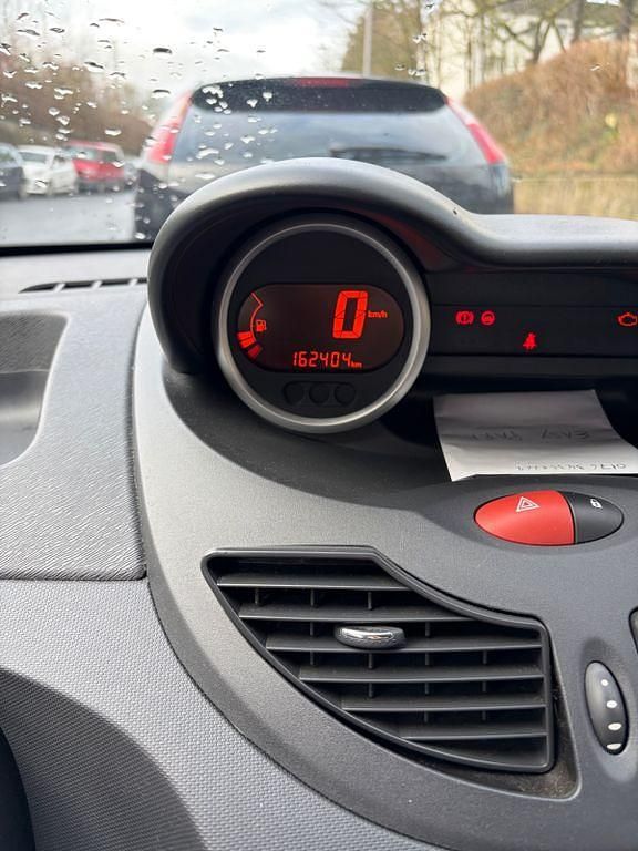 Second-hand Renault Twingo Expression 75 CP (55 kW) 2013 Alb Hatchback