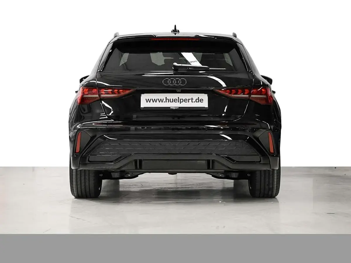 Gebraucht Audi A3 S-Line 272 PS (200 kW) 2026 Mythosschwarz metallic Limousine