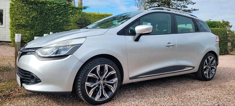 Silber Gebraucht 2016 Renault Clio GrandTour Kombi | 6.199 € (Fairer Preis) - Bild 1/4