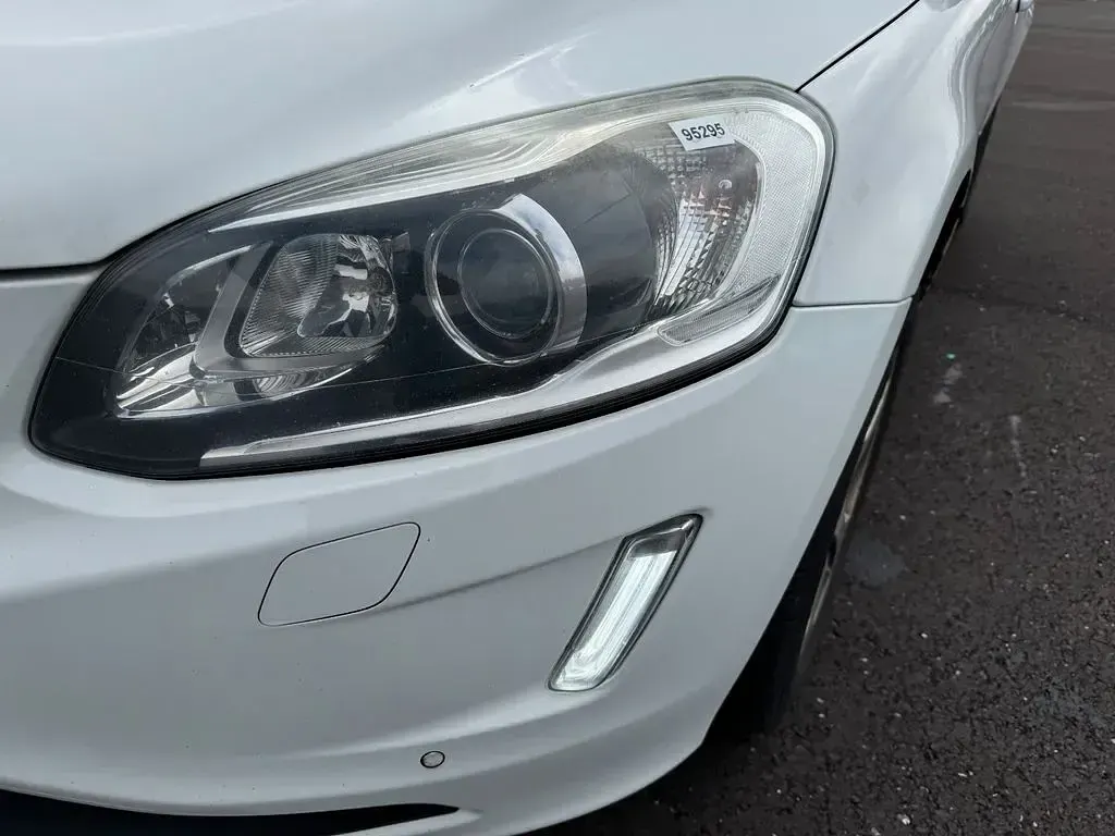 Gebraucht Volvo XC60 Summum 190 PS (139 kW) 2015 Weiß SUV