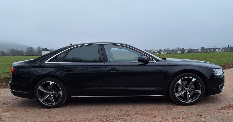 Gebraucht Audi A8 Ambiente 262 PS (192 kW) 2015 Schwarz Limousine