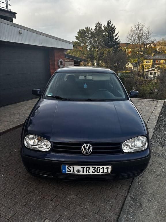 Gebraucht VW Golf IV 101 PS (74 kW) 2002 Blau Limousine