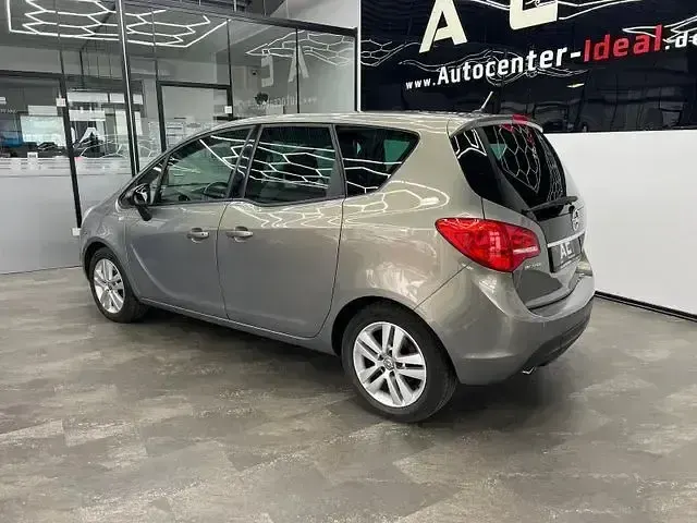Gebraucht Opel Meriva Design Edition 140 PS (102 kW) 2011 Braun Van / Kleinbus