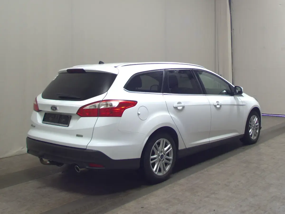 Usado Ford Focus Titanium 150 CV (110 kW) 2014 Blanco Familiar