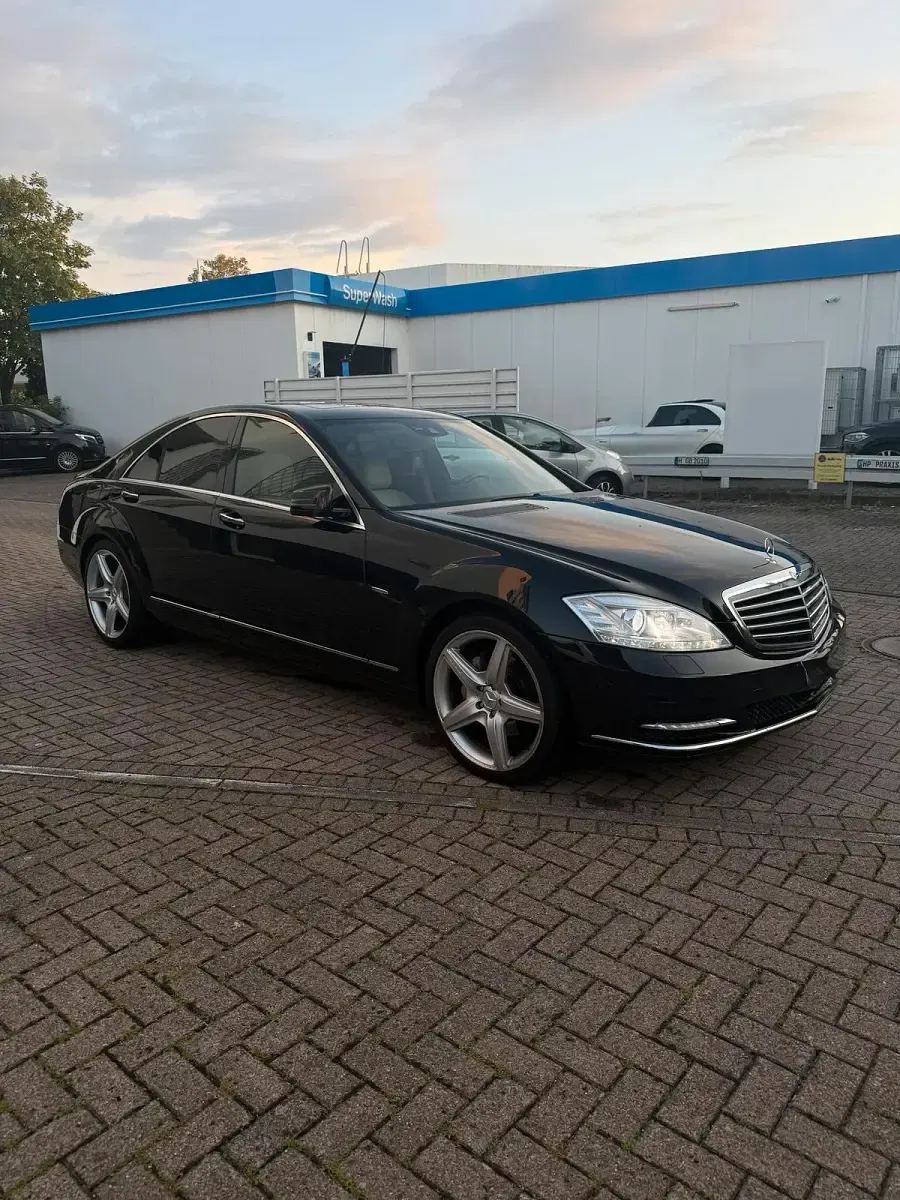 Gebraucht Mercedes S350 258 PS (189 kW) 2013 Schwarz Limousine