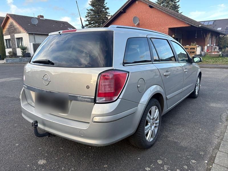 Gebraucht Opel Astra 105 PS (77 kW) 2005 Silber Kombi