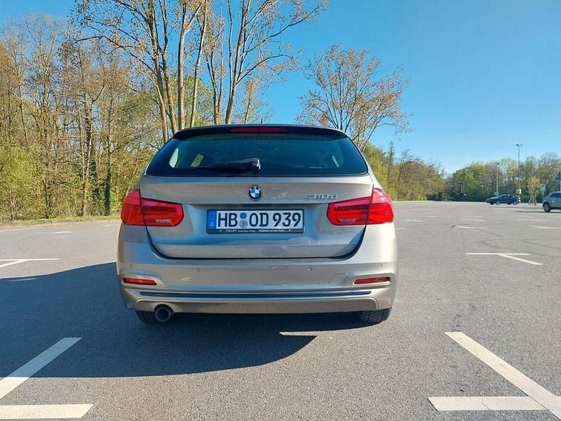 Gebraucht BMW 318 150 PS (110 kW) 2019 Gold Kombi