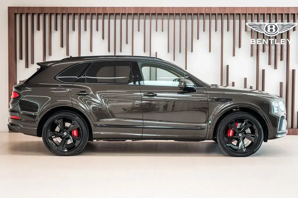 Brugt Bentley Bentayga 551 HK (405 kW) 2026 Brun SUV