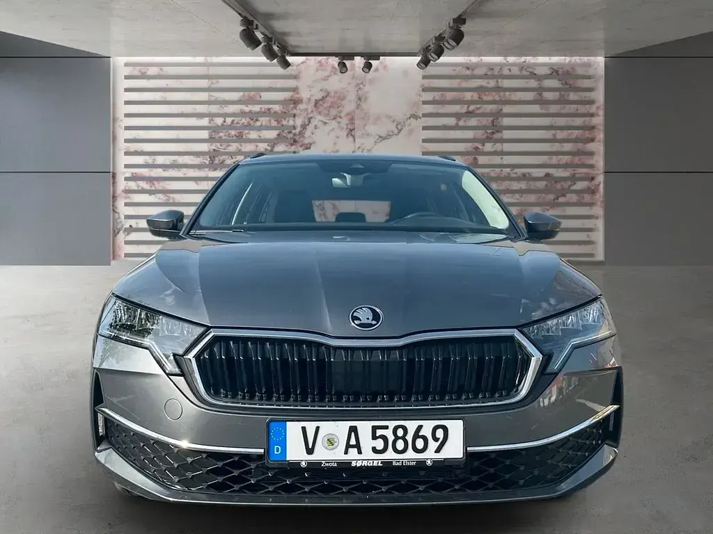 Używany Skoda Octavia Selection 150 KM (110 kW) 2025 Szary Kombi