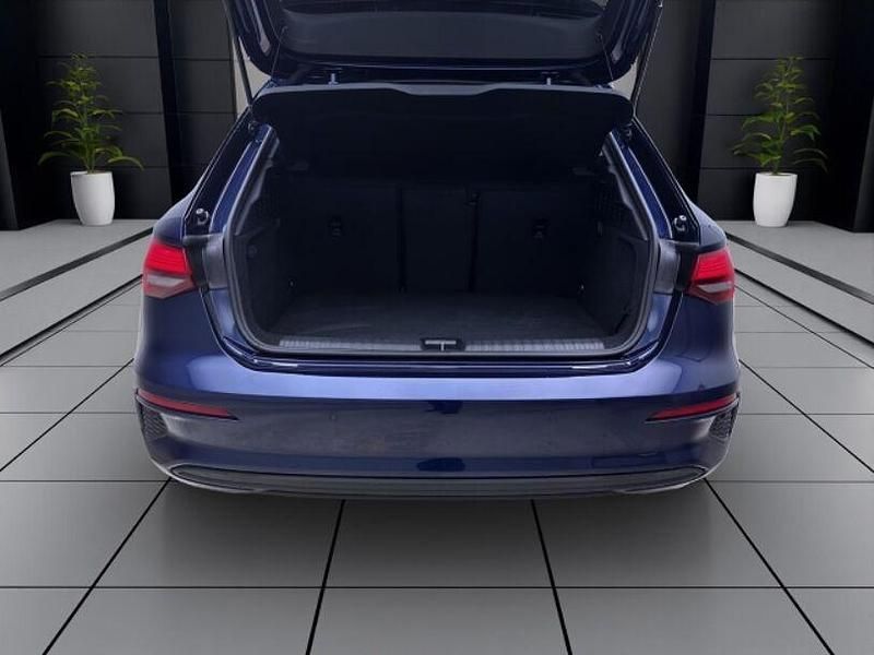 Gebraucht Audi A3 Business 116 PS (85 kW) 2024 Blau Limousine