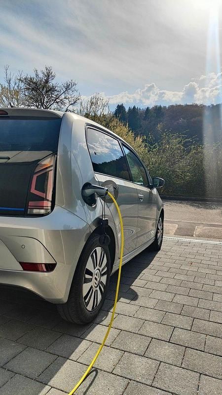 Second-hand VW e-up! 60 kW (82 CP) 2019 Argintiu Hatchback