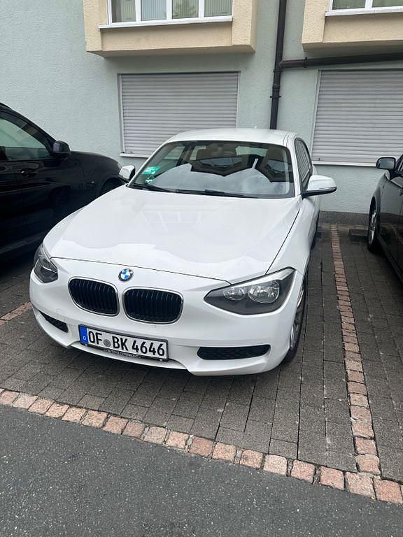 Weiß Gebraucht 2013 BMW 114 Kleinwagen | 3.750 € (Superpreis) - Bild 1/4
