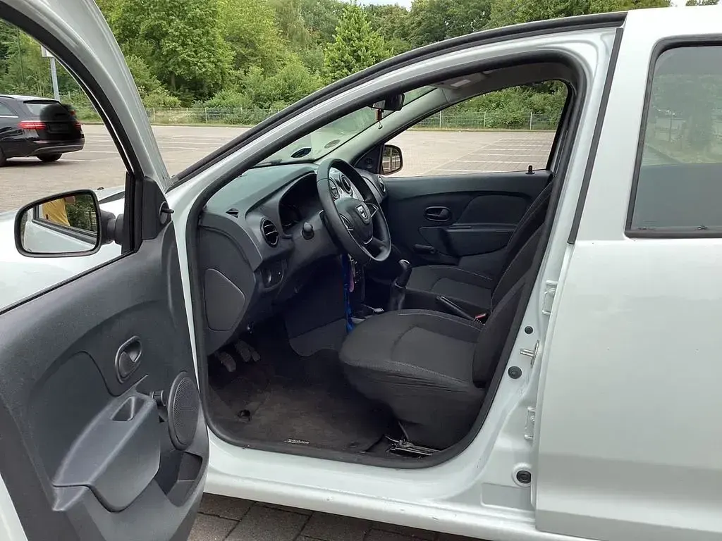 Gebraucht Dacia Sandero Acces 73 PS (53 kW) 2019 Weiß Limousine
