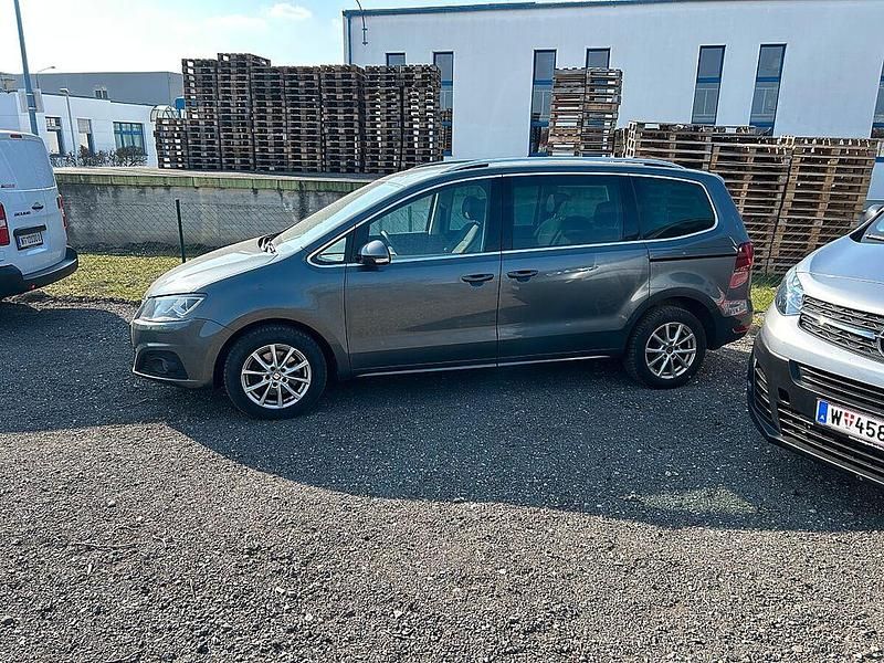 Gebraucht Seat Alhambra 150 PS (110 kW) 2020 Grau Van / Kleinbus
