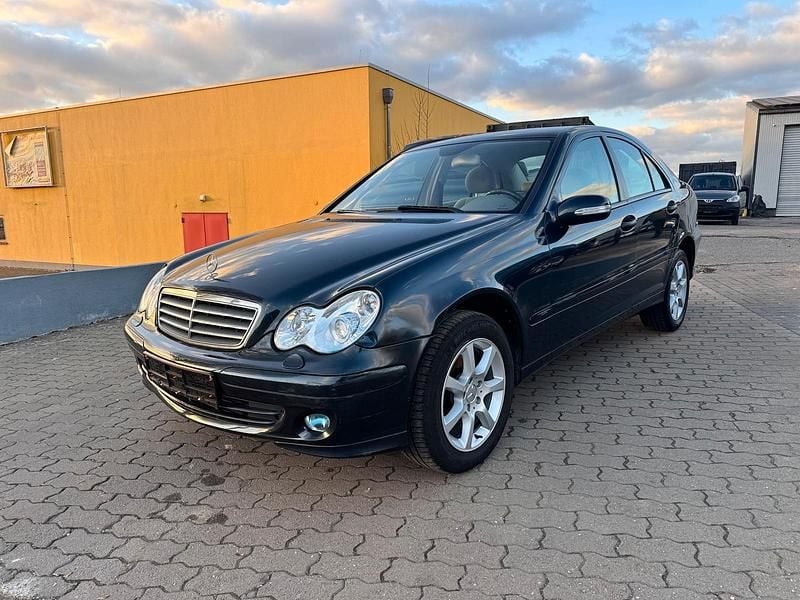Andere farben Gebraucht 2005 Mercedes C200 Classic Limousine | 2.990 € (Guter Preis) - Bild 1/4