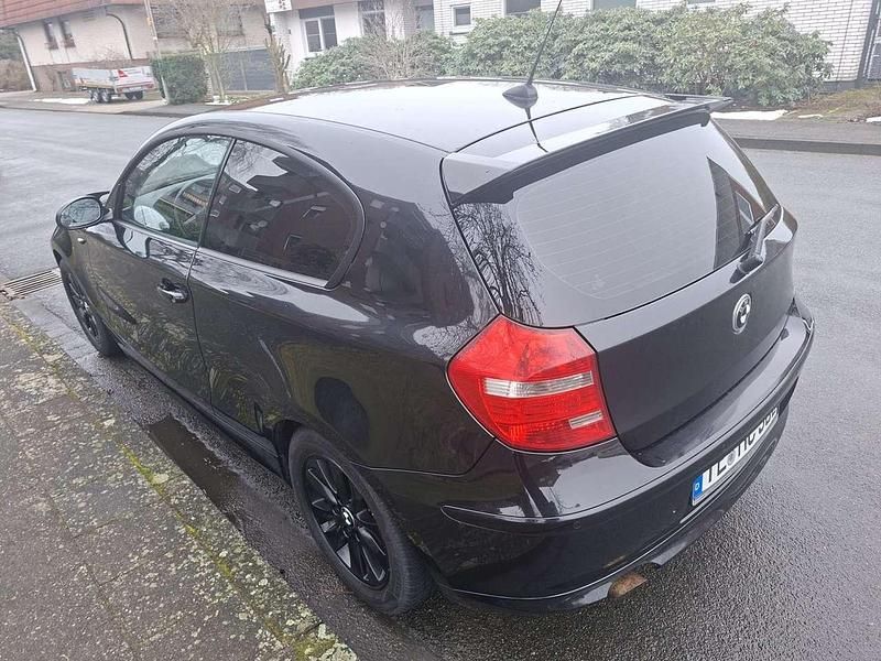 Gebraucht BMW 116 140 PS (102 kW) 2009 Schwarz Kleinwagen