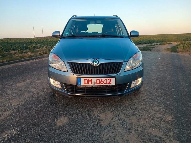 Gebraucht Skoda Fabia 70 PS (51 kW) 2012 Blau Kombi
